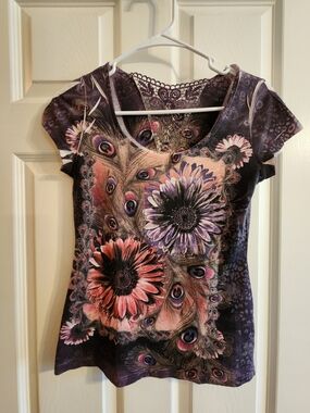 Purple and Pink Floral Peacock Short Sleeve Tee with Lace Back S/M